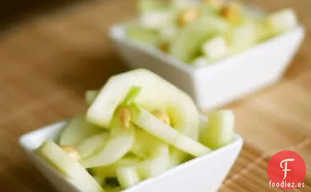 Ensalada De Pepino Con Aderezo De Vinagre De Arroz