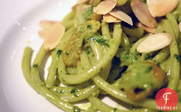 Bucatini Con Tomates Secos Al Horno Y Pesto De Rúcula y almendras