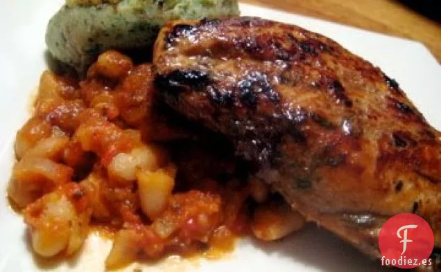 Pollo Balsámico Con Romero, Frijoles Horneados Toscanos Y Pota De Espinacas