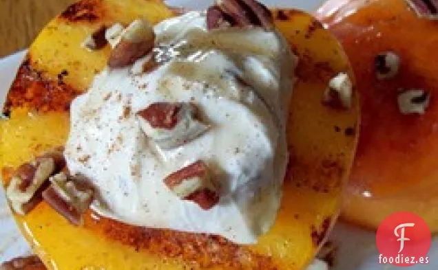 Melocotones Y Crema A La Parrilla