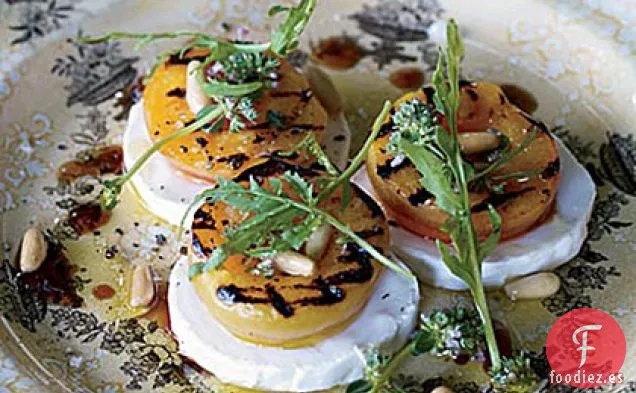 Ensalada de Albaricoque, Rúcula y Queso de Cabra a la Parrilla