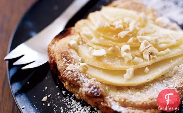 Bruschetta de Pera con Crema de Avellanas