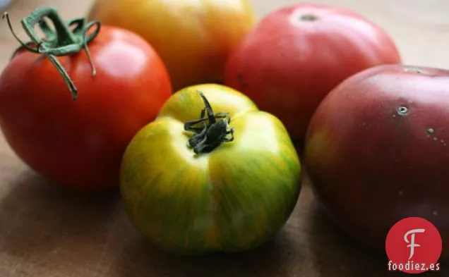 Ensalada De Tomate Con Aderezo De Crema