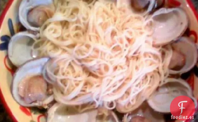 Linguini Con Salsa De Almejas Blancas