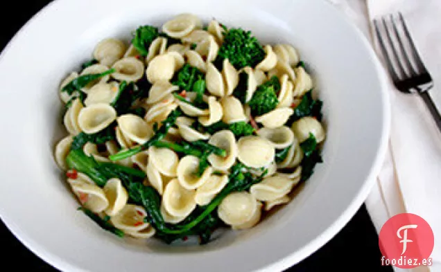 Orecchiette con Brócoli Rabe, Hojuelas de Pimiento Rojo y Anchoas Receta