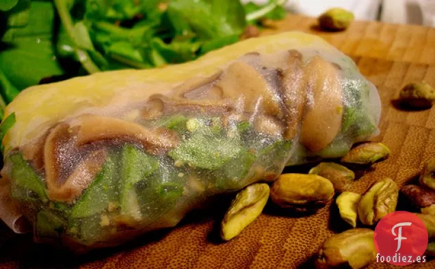 Rollito De Primavera De Calabaza Espagueti, Shitake, Rúcula Y Pistacho