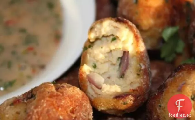 Bolas de Pescado Tailandesas Con Chile y Mayonesa de Lima