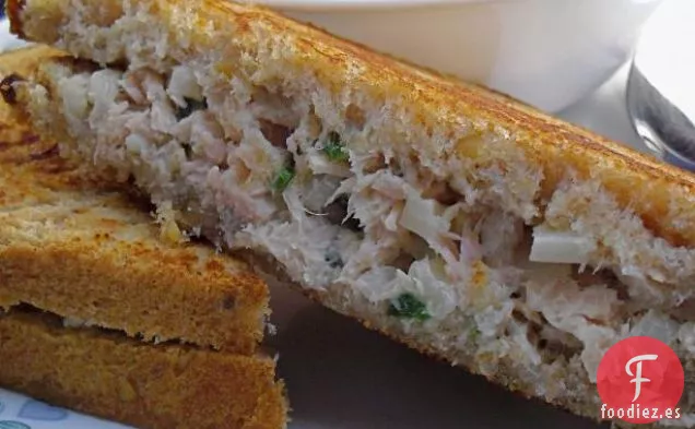 Sándwich de Atún con Chile Verde / Panini