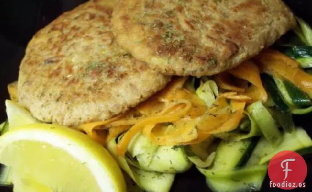 Pastel De Atún De Wisconsin Con Salsa De Limón Y Eneldo