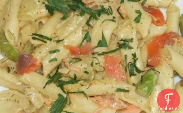 Penne Con Espárragos y Crema de Salmón Ahumado