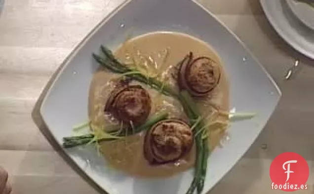 Salmón Relleno De Cangrejo Con Salsa De Langosta