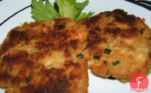 Pasteles De Salmón Con Mayonesa De Hierbas De Limón