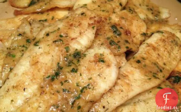 Pescado De Lenguado Frito En Sartén Fácil Con Salsa De Mantequilla De Limón