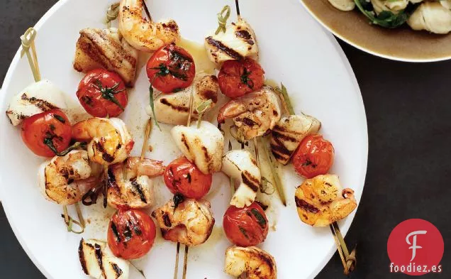 Brochetas de Marisco a la parrilla y Orecchiette con Rúcula