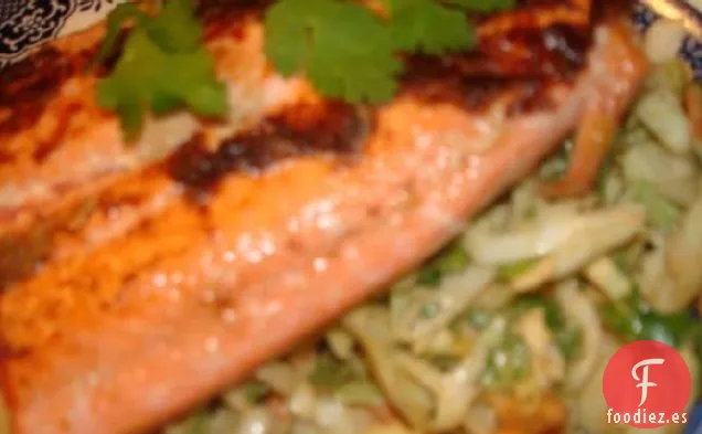 Salmón Tailandés en Ensalada Asiática