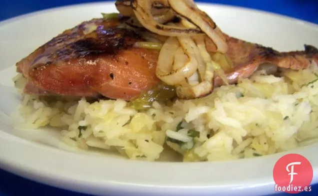 Salmón Chipotle A La Parrilla Con Arroz De Piña Y Cilantro