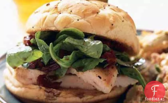 Sándwich de Pollo con Rúcula y Vinagreta de Tomate Secado al Sol