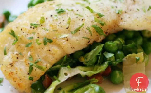 Bacalao a la Brasa con Guisantes, Panceta y Lechuga Marchita
