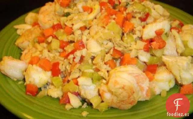 Mariscos y Verduras al Curry sobre Arroz