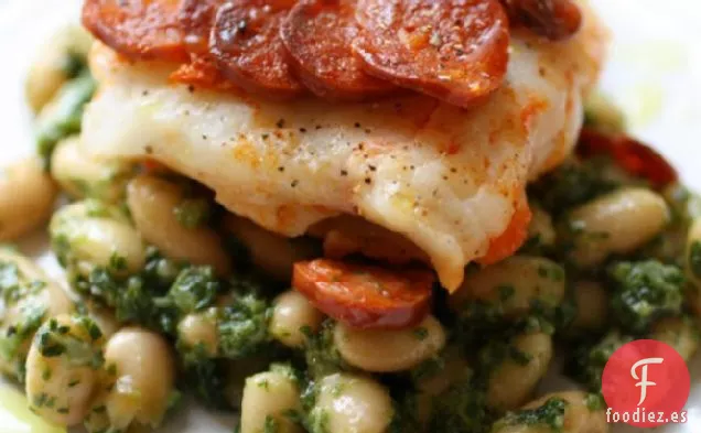 Bacalao con Costra de Chorizo y Frijoles con Pesto de Rúcula