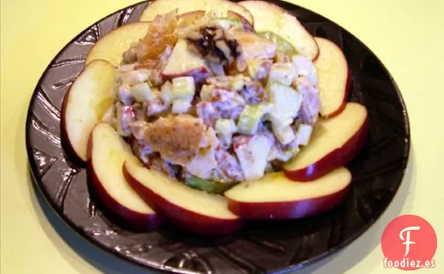 Ensalada de Pescado Grueso Con Manzanas y Nueces