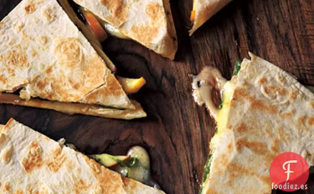 Quesadillas de Brie, Manzana y Rúcula