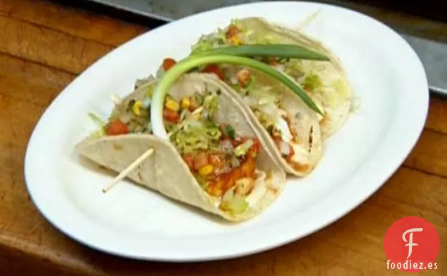 Tacos de Pescado con Salsa de Maíz