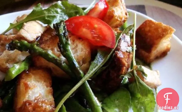Espárragos y Rúcula Panzanella
