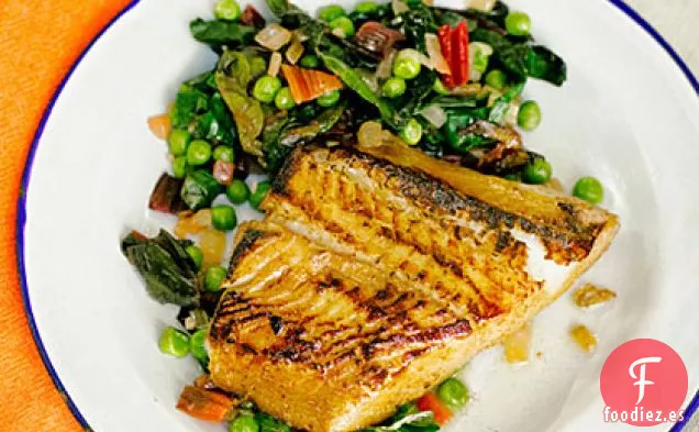 Sake y Sable Asado con Almíbar de Abedul con Guisantes Frescos y Acelgas