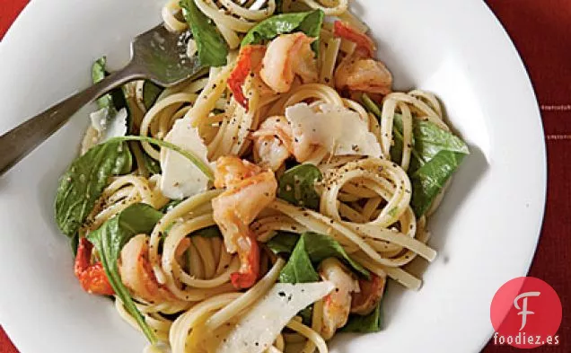 Pasta Picante con Rúcula y Camarones