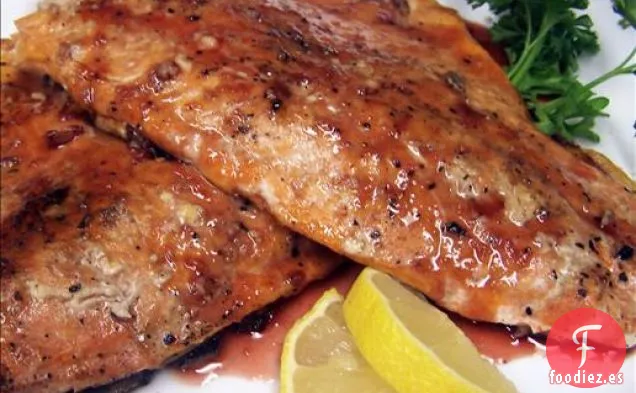 Salmón Ahumado, León Rojo Estilo Posada