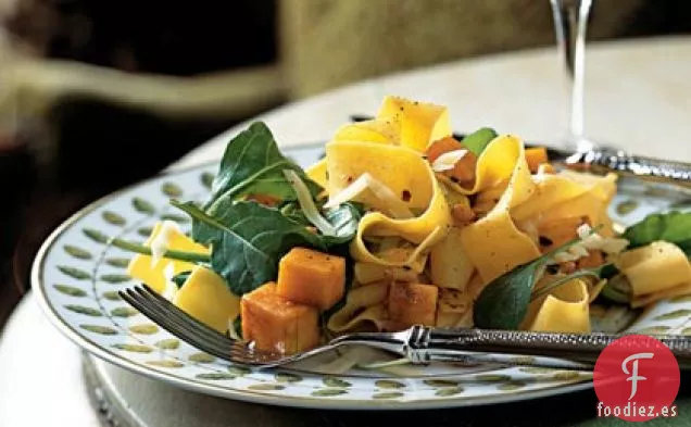 Pappardelle con Calabaza de Invierno Asada, Rúcula y Piñones