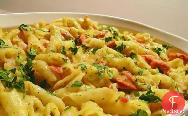 Cazuela de Salmón y Pasta Ligera