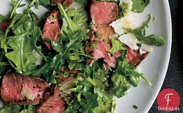 Bistec a la Parrilla con Rúcula y Ensalada de Parmesano