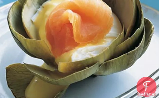 Alcachofas al Vapor con Huevos Escalfados y Salmón Ahumado