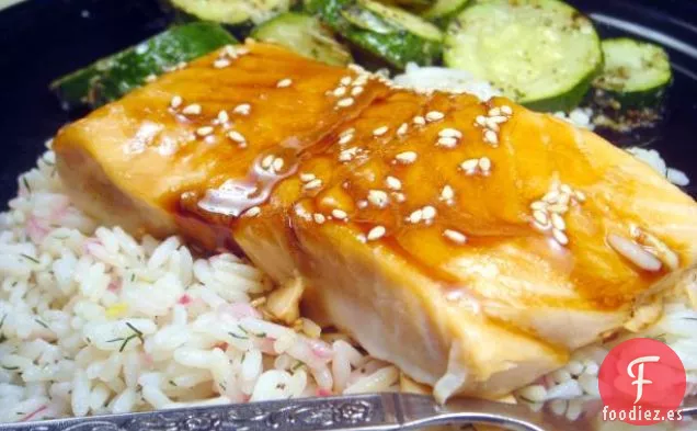 Salmón Glaseado de Arce y Soja (Cocina de Prueba de Estados Unidos)
