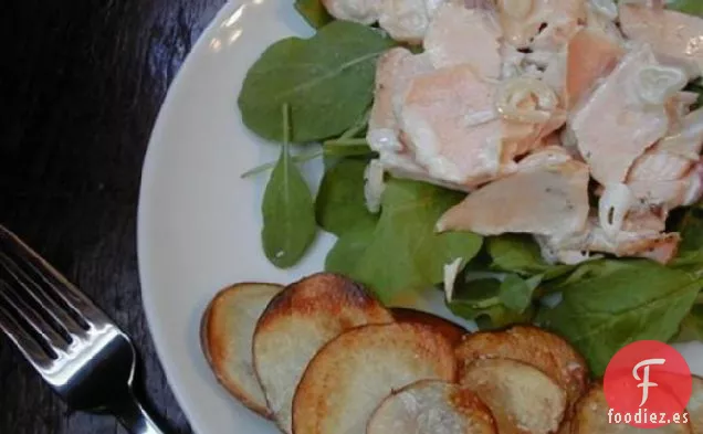 Ensalada De Salmón Caliente Con Patatas Crujientes