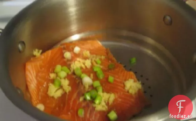 Salmón Al Vapor Con Glaseado De Soja