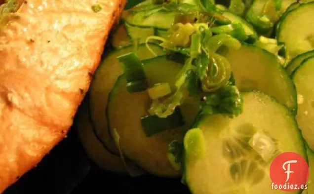 Ensalada de Chile de Pepino y Salmón