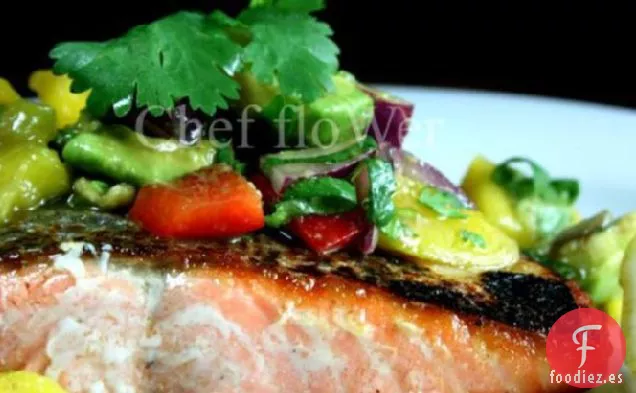 Salmón Con Salsa De Cilantro y Mango