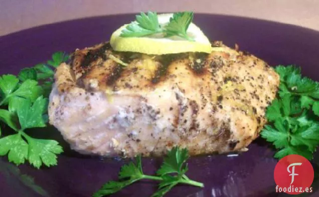 Salmón Infundido Con Cítricos Con una Corteza De Pimienta Cítrica.