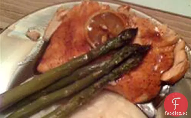 Salmón de Tablón de Cedro con Pimienta y Miel