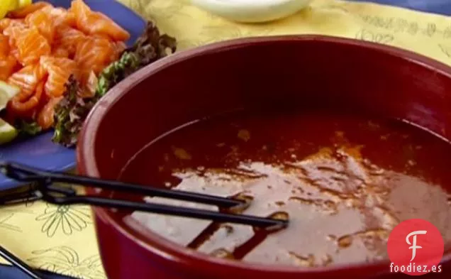 Shabu Shabu de Tomate Salado con Cazos de Mariscos