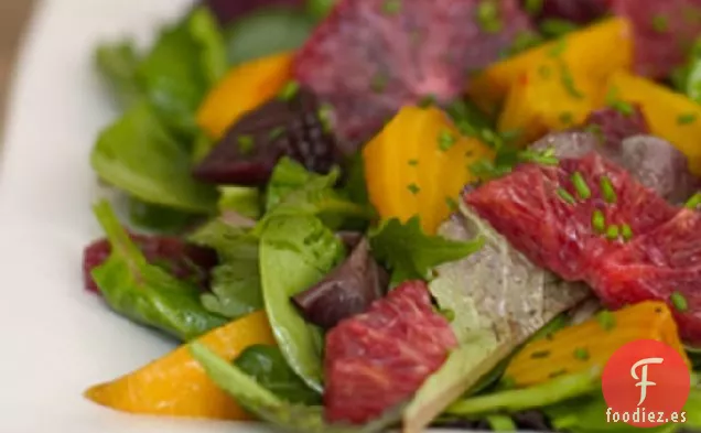 Ensalada De Remolacha Asada Y Naranja Sanguina Con Verduras Picantes