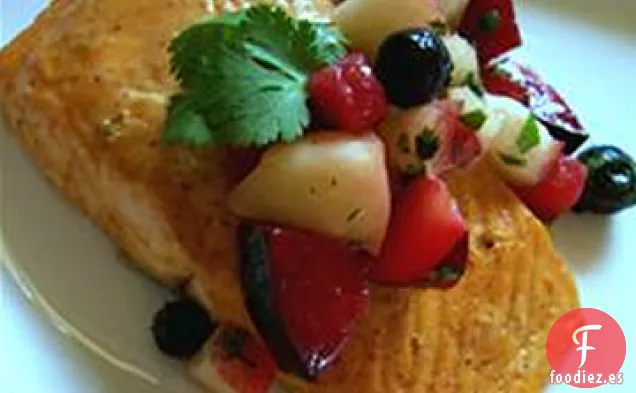 Salmón al Curry con Chutney de Frutas de Verano