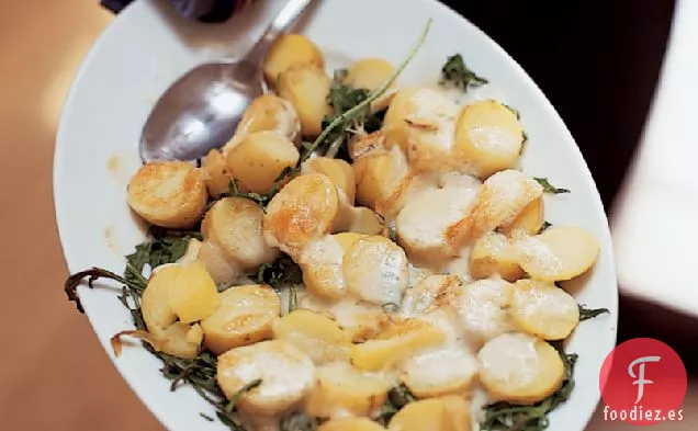 Ensalada de Patata Caliente Nueva con Taleggio y Rúcula
