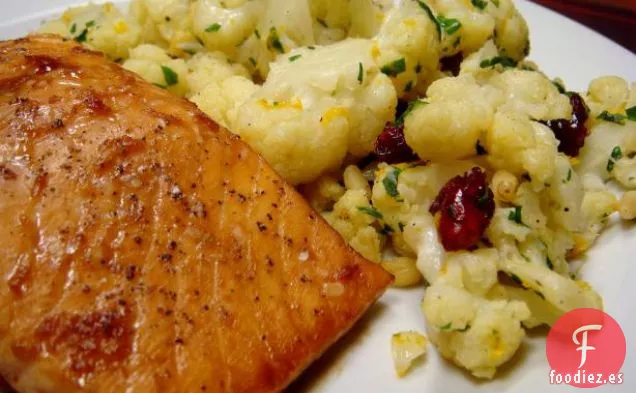 Penne con Salmón y Espárragos