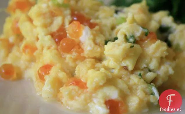 Huevos Revueltos con Huevas de Salmón
