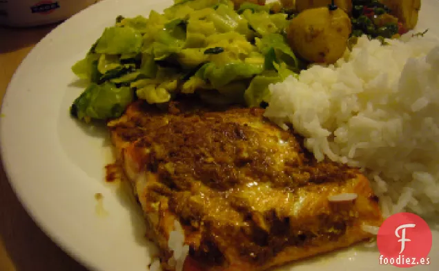 Curry De Salmón Con Hojas De Mostaza