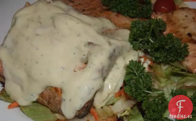 Salmón A La Parrilla Con Salsa De Eneldo De Mostaza